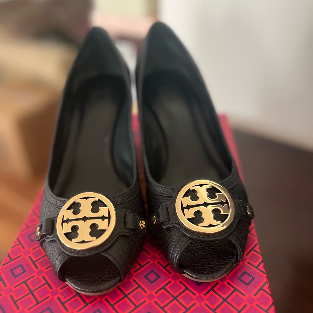 Tory Burch wedges in black with gold hardware in size 8.5